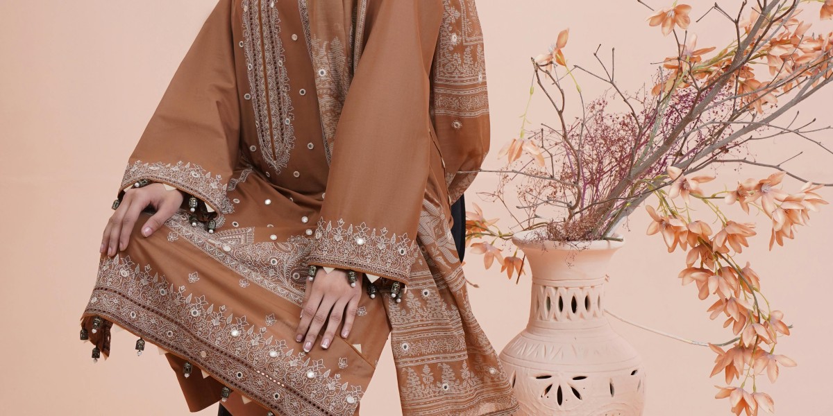 Zarif Embroidered Chiffon – A Must-Have in Every Woman’s Wardrobe