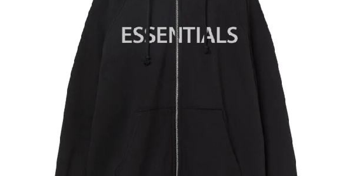 Essential Hoodie That Keeps You Stylish and Cozy