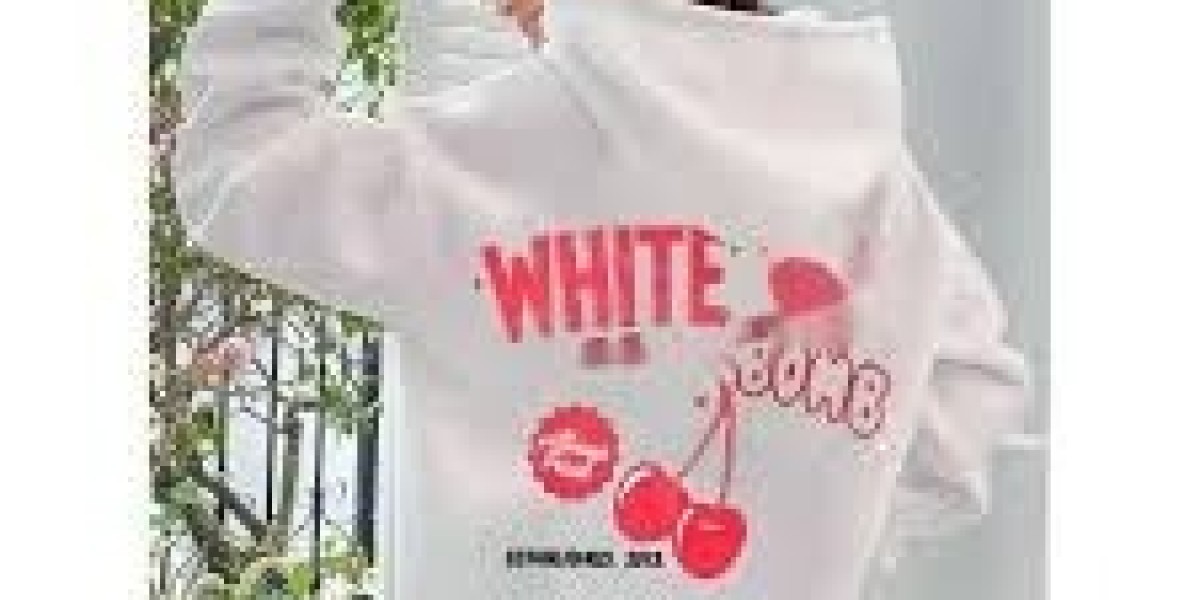 From Gym to Street: Rock the White Fox Tracksuit