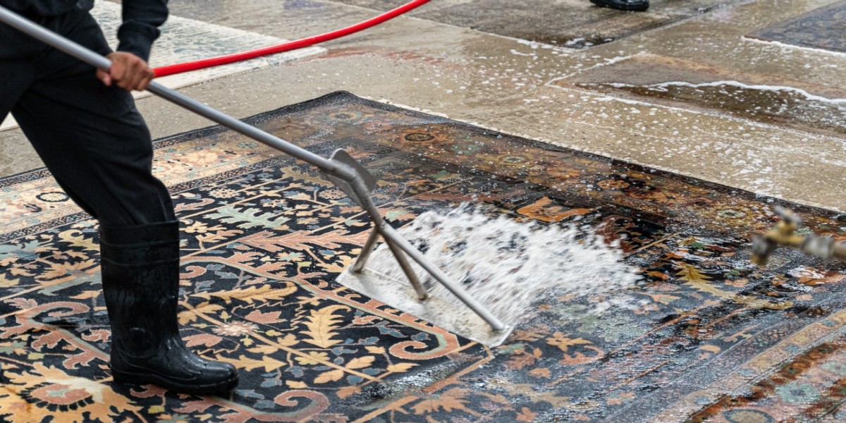 How Water Damages Rugs and What to Do First in Oak Park